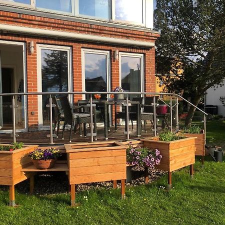 Stadtvilla Bruegemann Mit Terrasse & Parkplatz - Abc136 By AbcWißmar エクステリア 写真