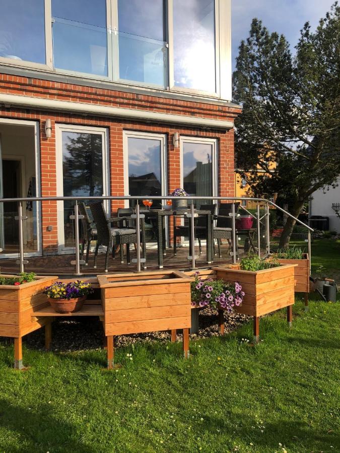 Stadtvilla Bruegemann Mit Terrasse & Parkplatz - Abc136 By AbcWißmar エクステリア 写真